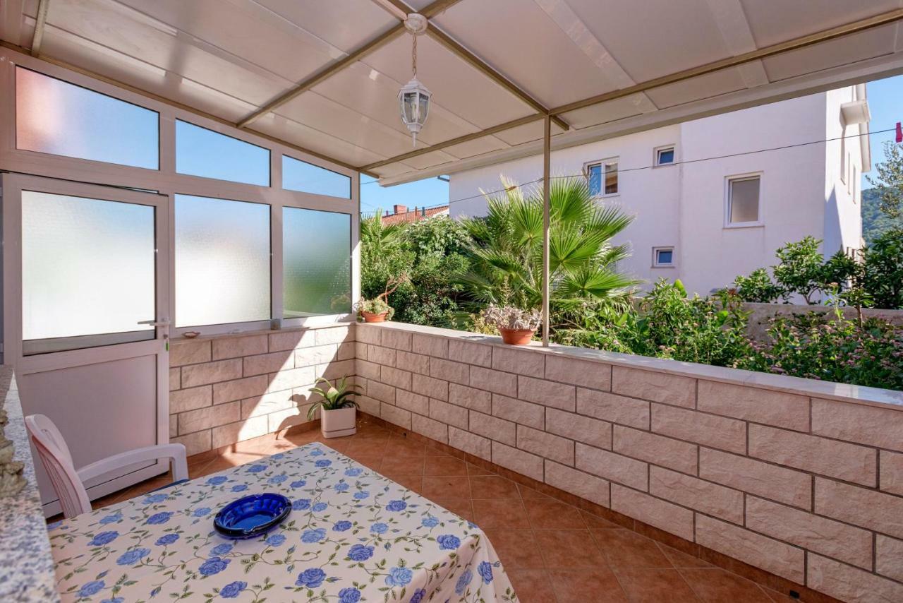 Apartments Ana Buratovic Stari Grad  Rom bilde